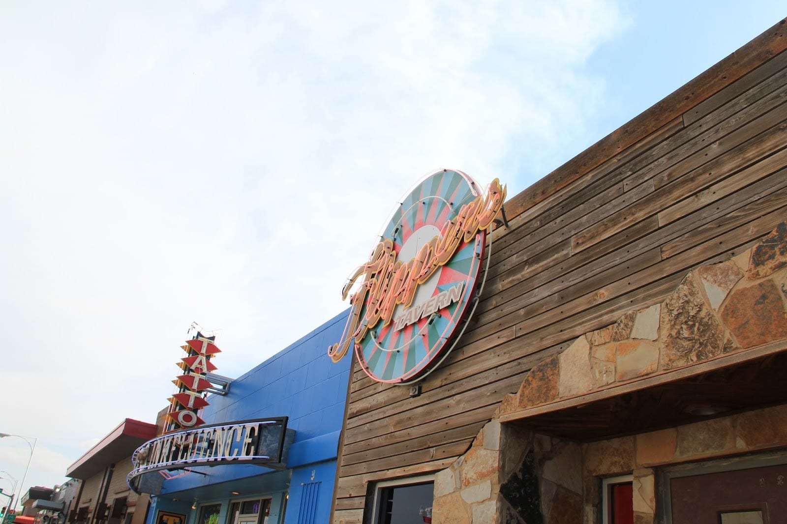 Flippers Tavern, photo 2