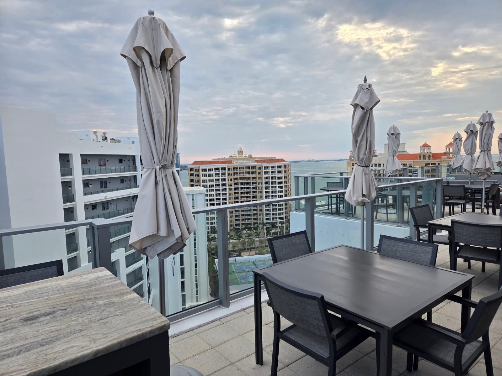 The Roof Bar and Eats