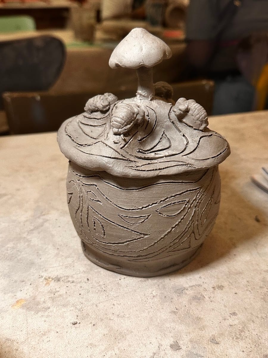 DRIP YBOR, Do Really Inspirational Projects. Pottery memberships, Wheel thowing, Ceramic painting, Mosaic art, & T-shirts, photo 4