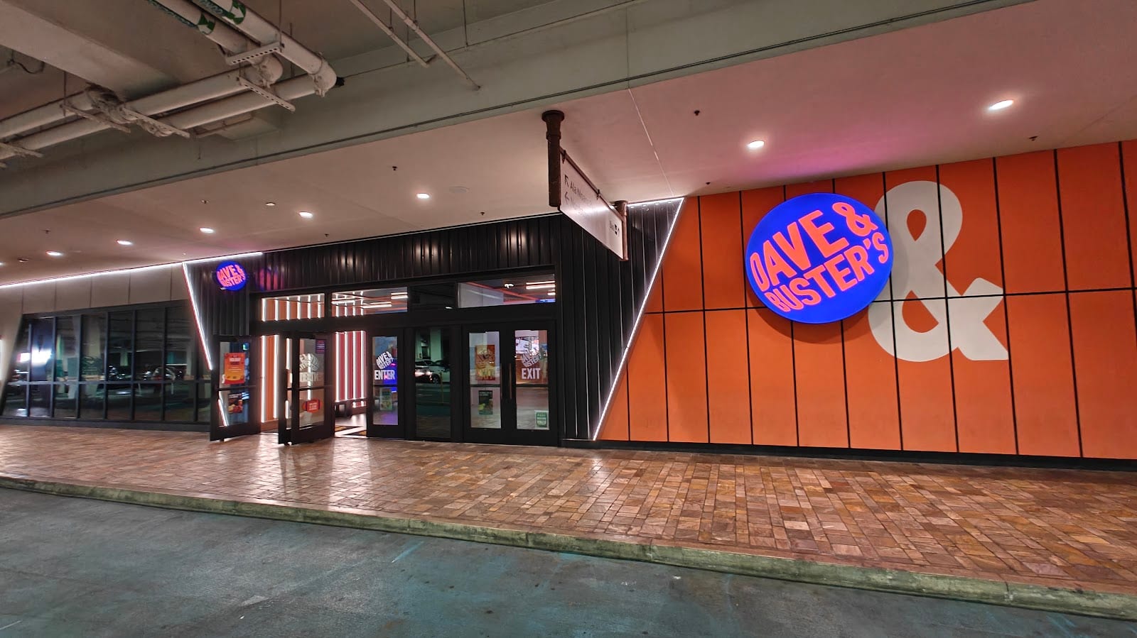 Dave & Buster's Ala Moana