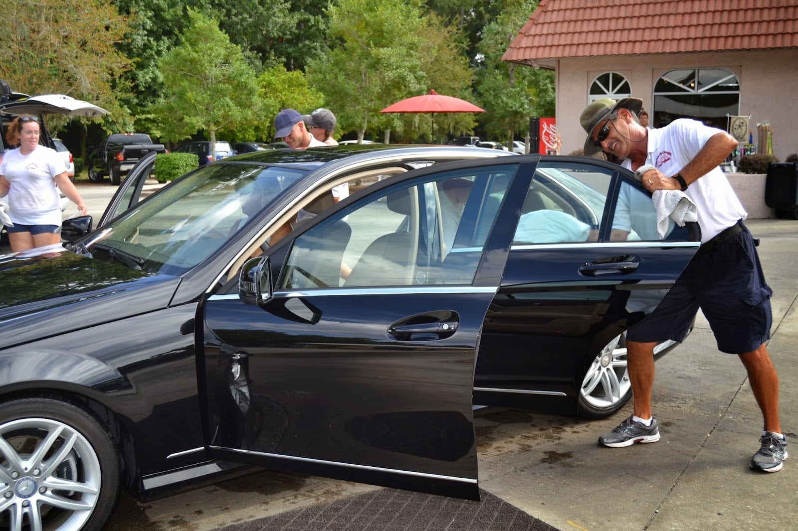 Charles & George's Car Wash, photo 2