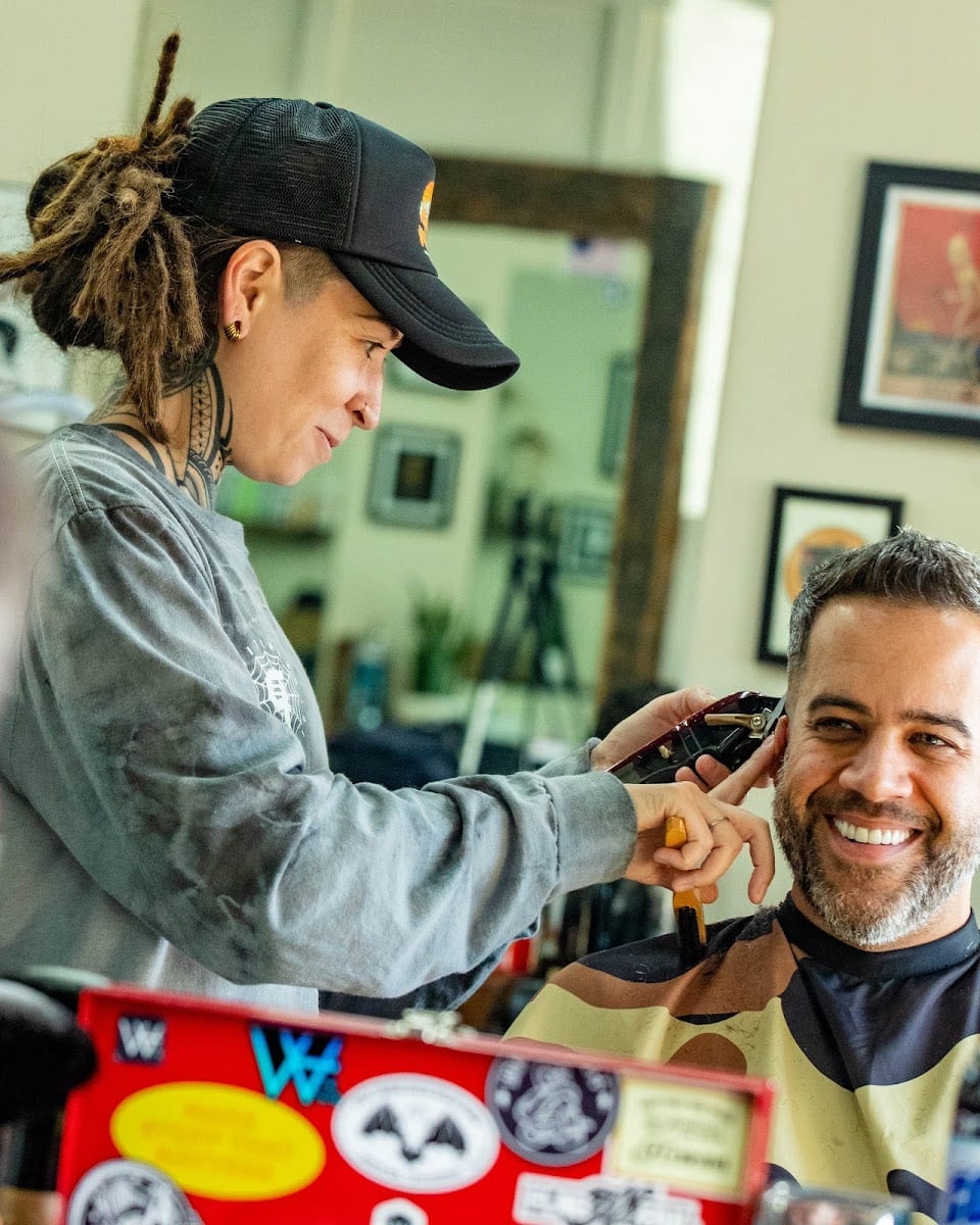 THE HAIR COLLECTIVE BARBERSHOP
