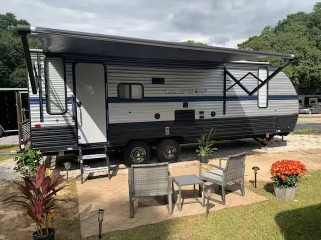 Elegant Escape, 4BR, Arcade Games ️, Stocked Kitchen, WiFi