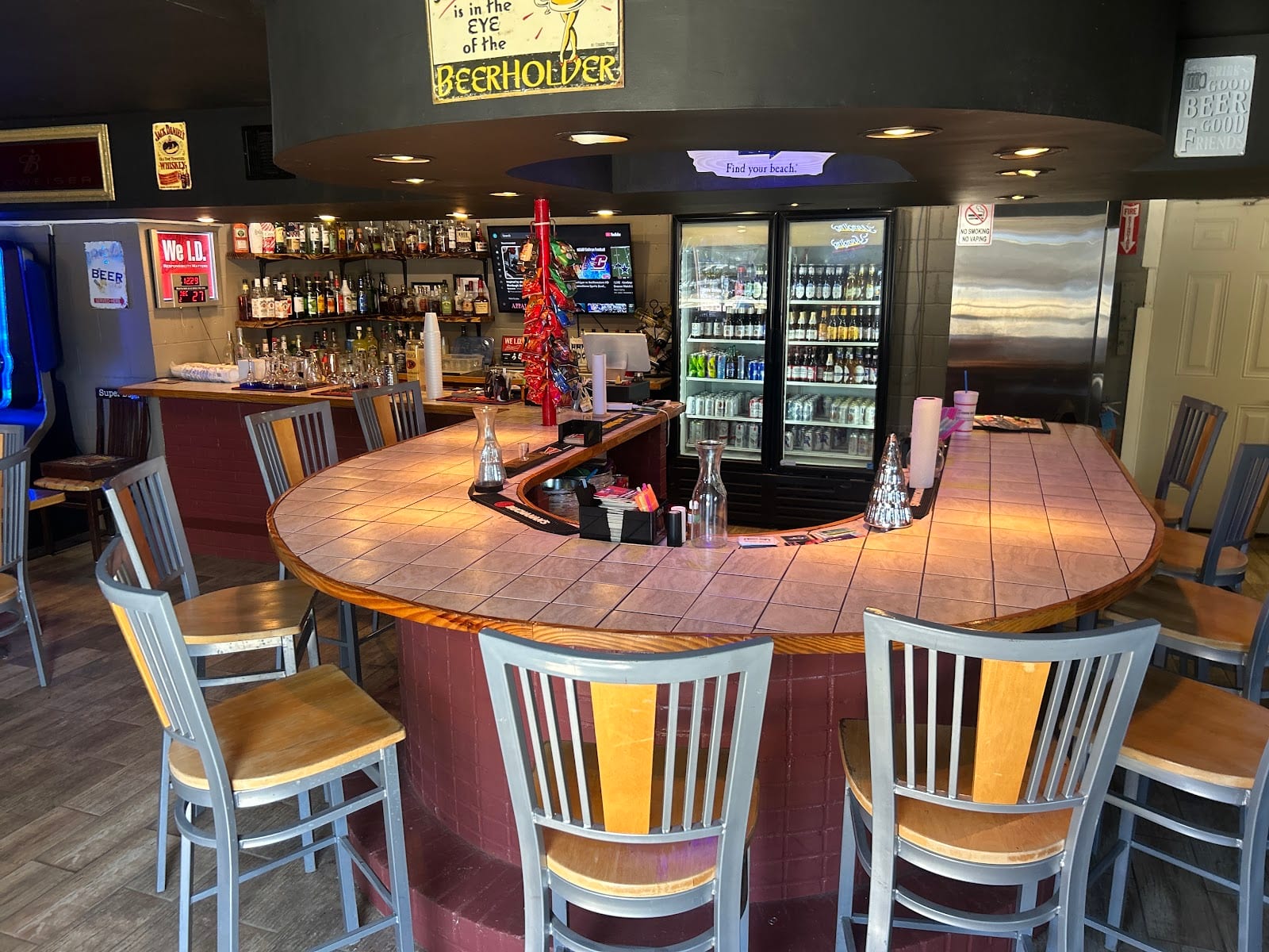 Sizemore’s Circle Bar, photo 2