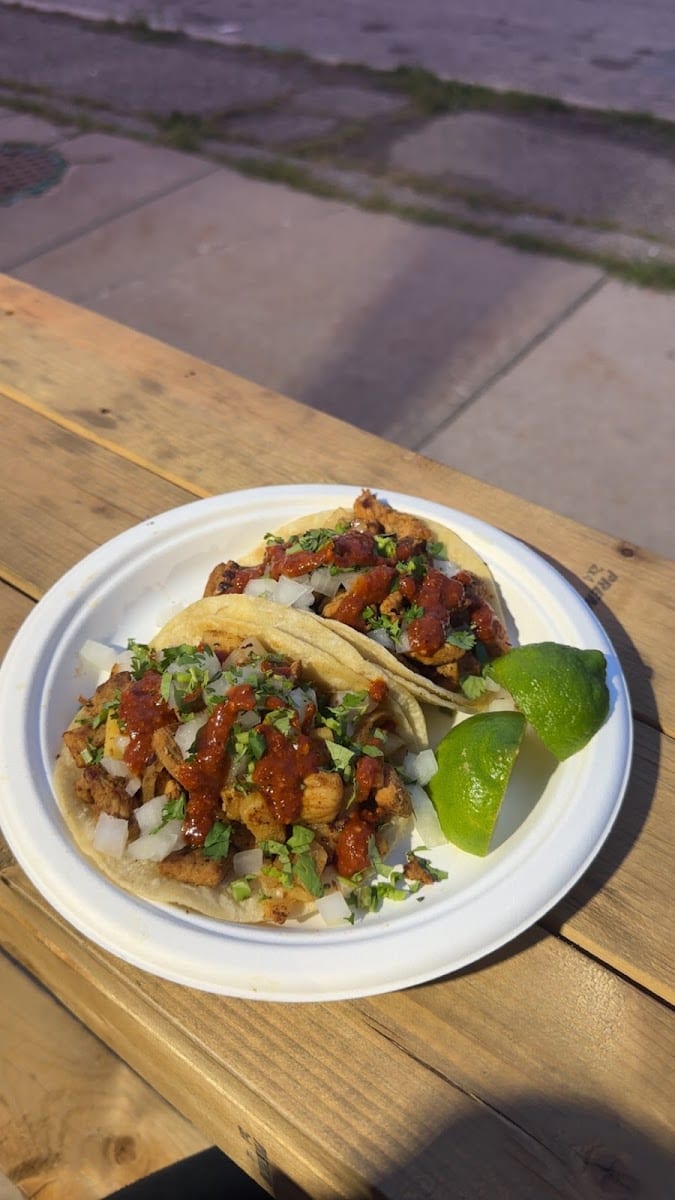 Mexican Food Truck "El Ilegal"