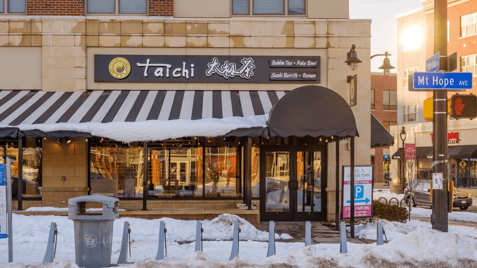 Taichi Bubble Tea, Ramen and Poke Bowl - College town, photo 2