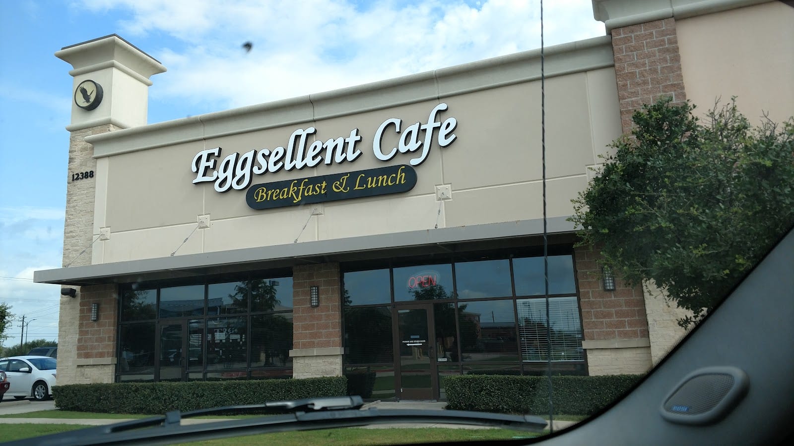 Eggsellent Cafe