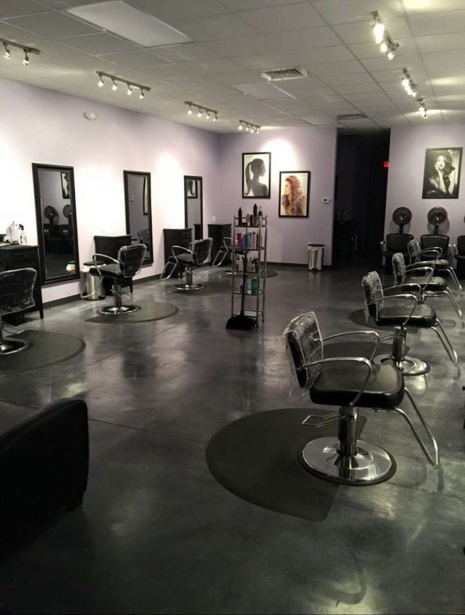 Solid Rock Salon, photo 4