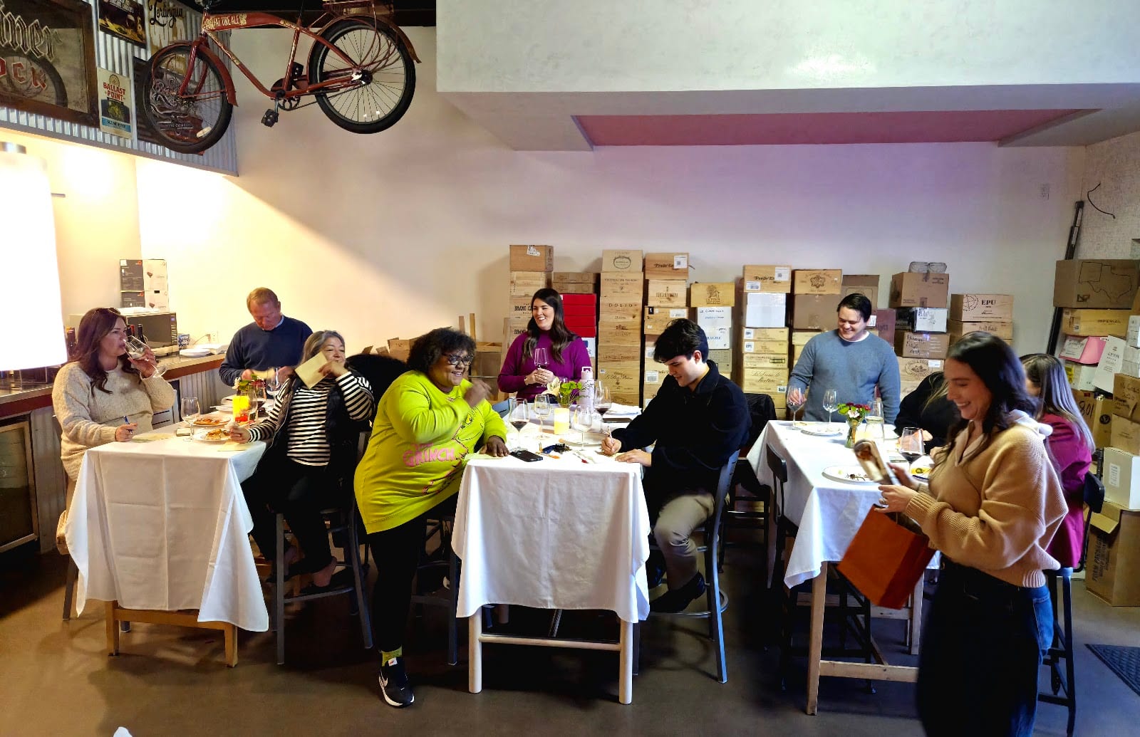 Round Rock Wine Merchant (Round Rock Wine Bar), photo 3