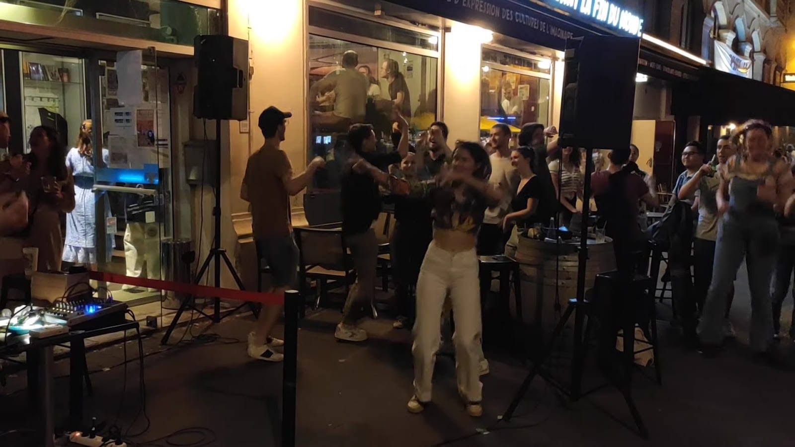 Le Dernier Bar avant la Fin du Monde, photo 3