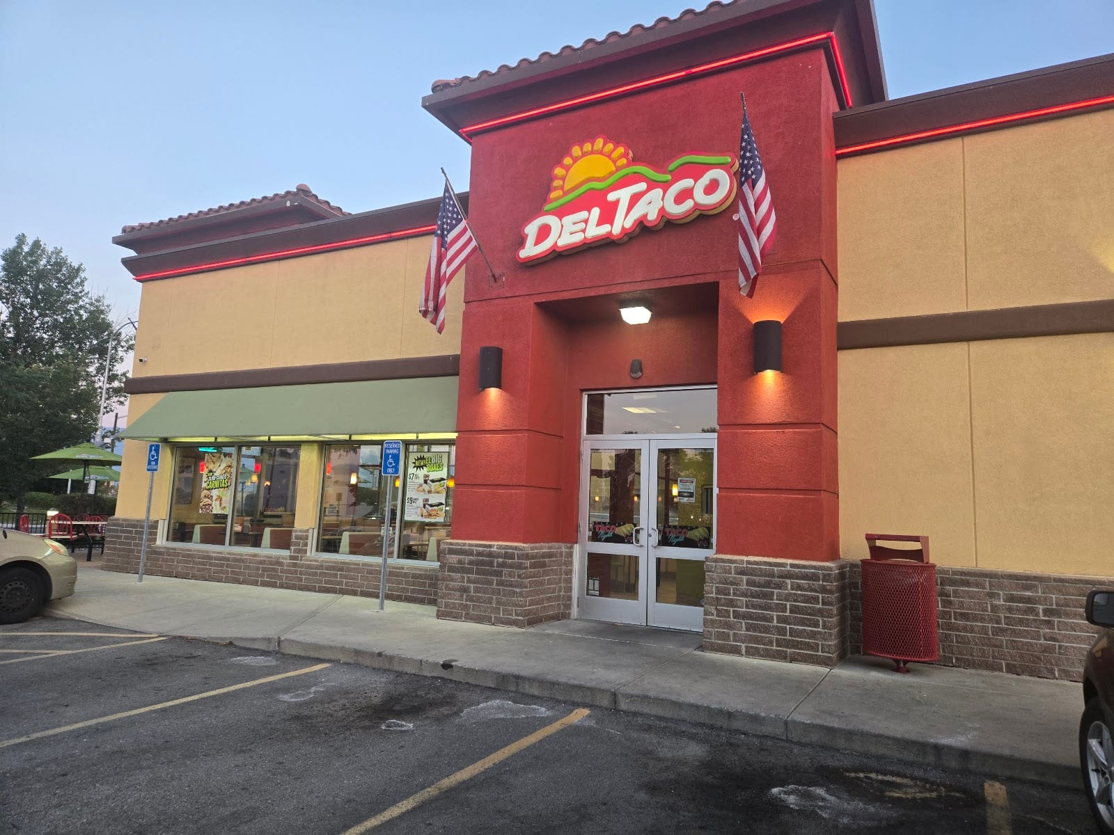 Del Taco, photo 2