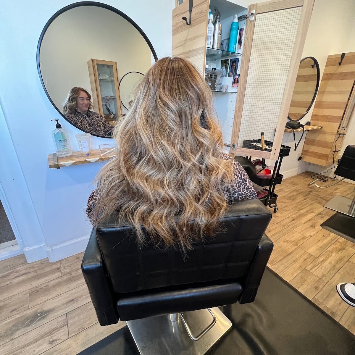 Salon Levo- Hair By Denise