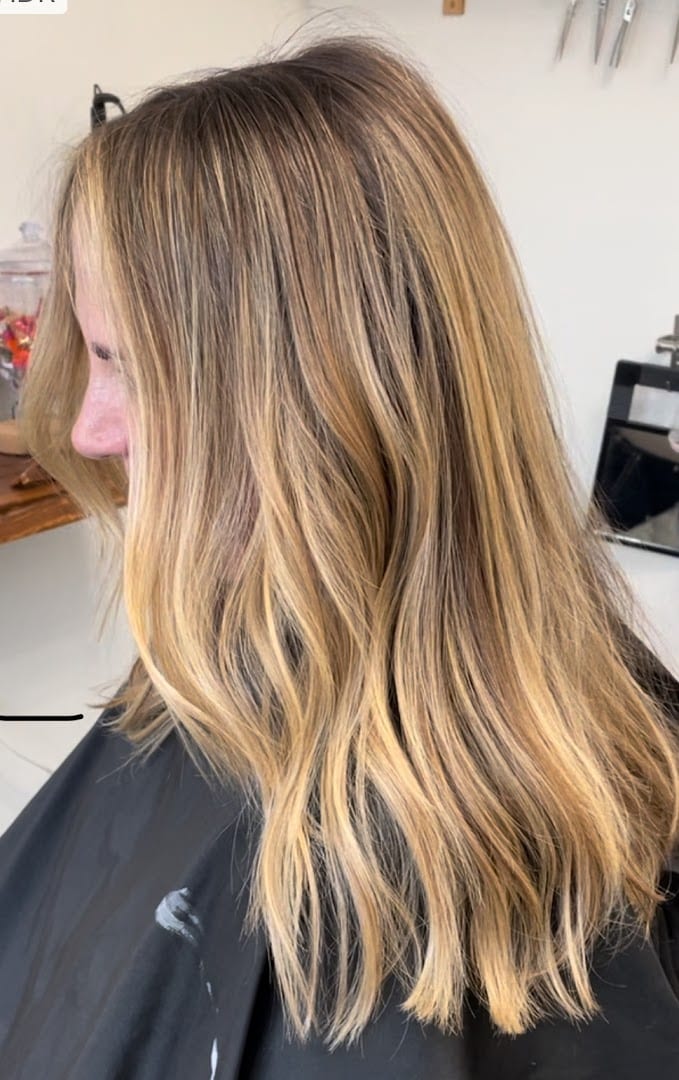 Spellblonde Salon, photo 2