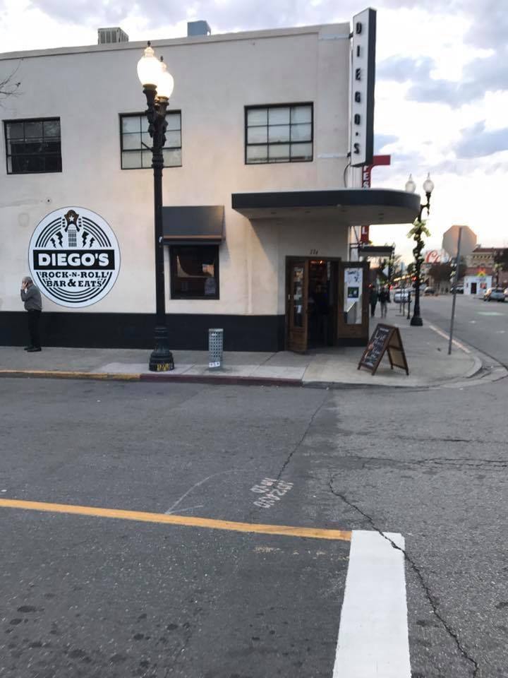 Diego’s Rock-N-Roll Bar & Eats, photo 2