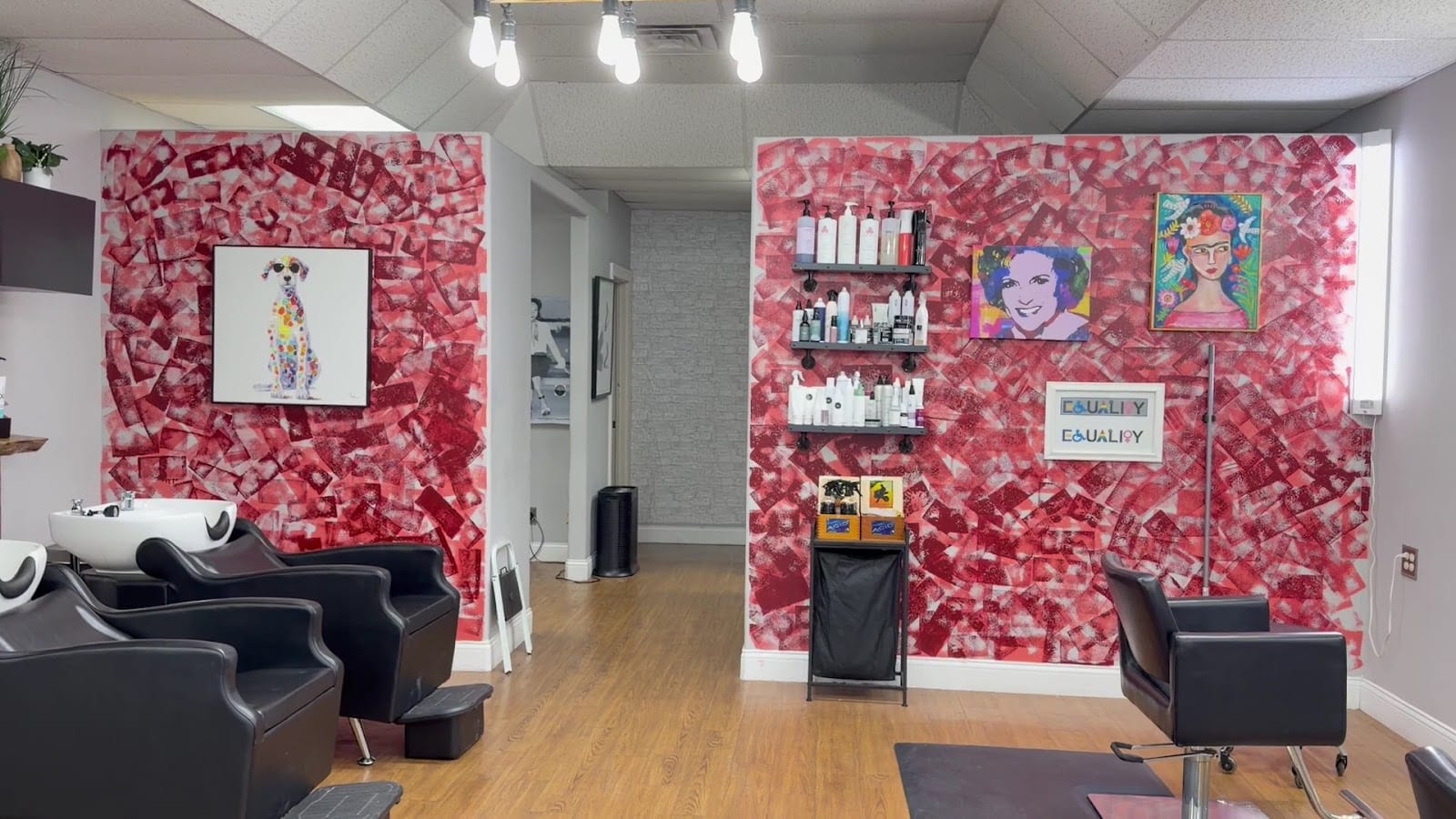The Mirror and I Salon, photo 3
