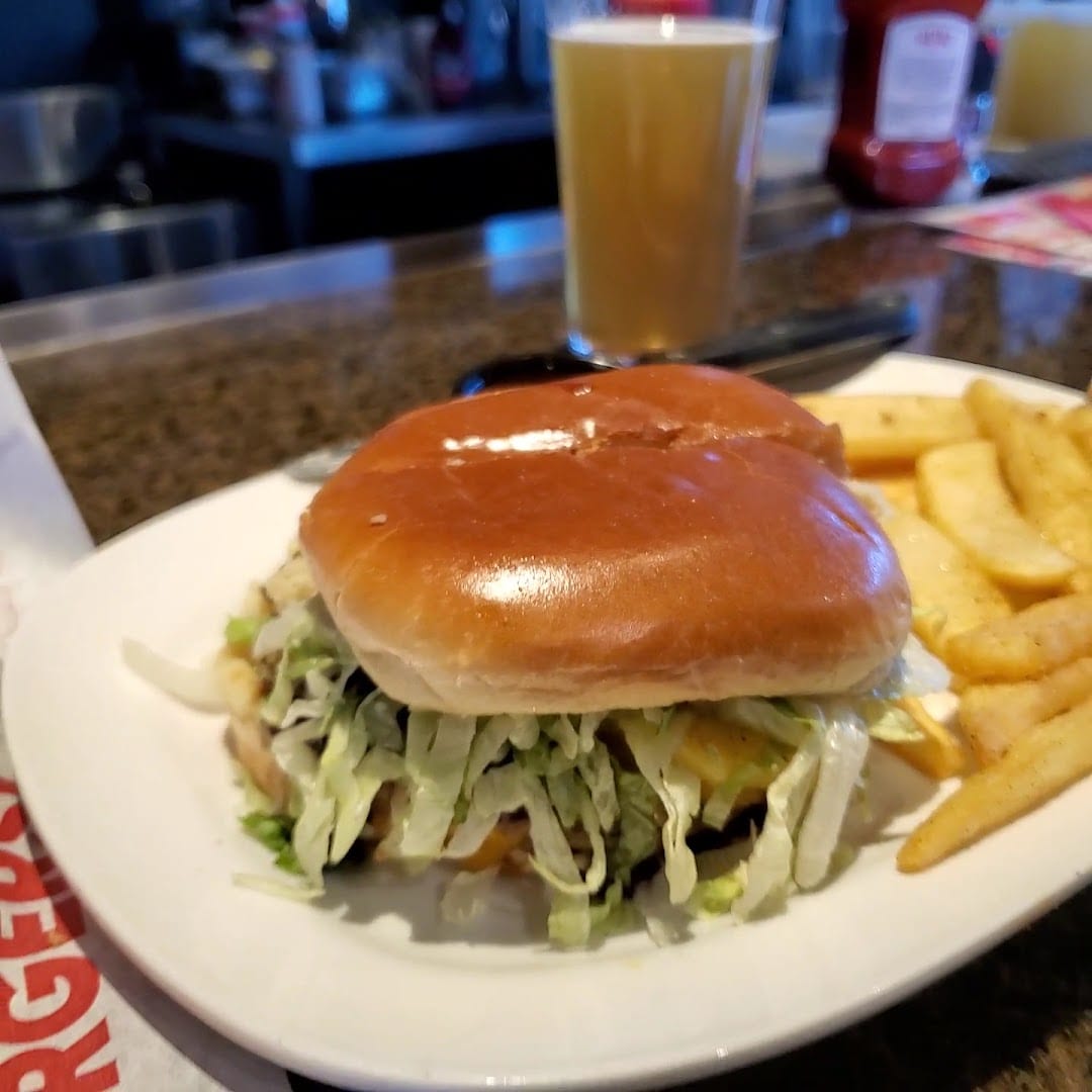 Red Robin Gourmet Burgers and Brews, photo 2
