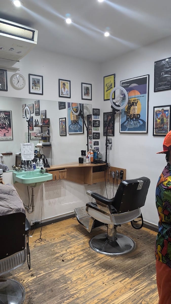 Comrades Barber Shop, photo 2