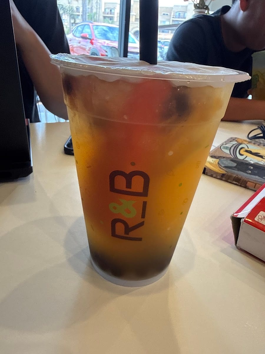 R&B Tea Huntington Beach, photo 4