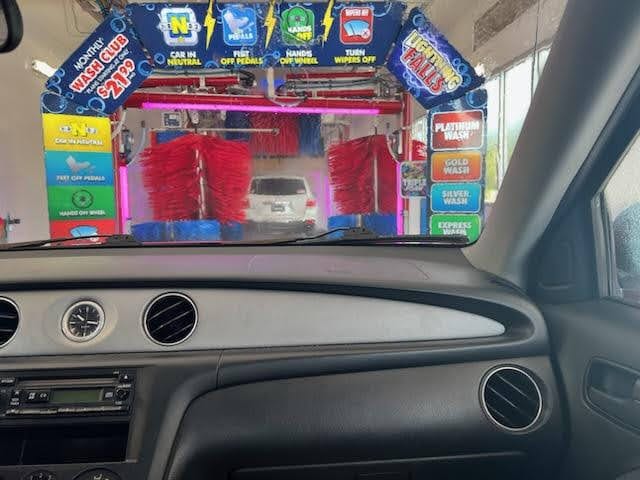 Lightning Fast Car Wash, photo 3