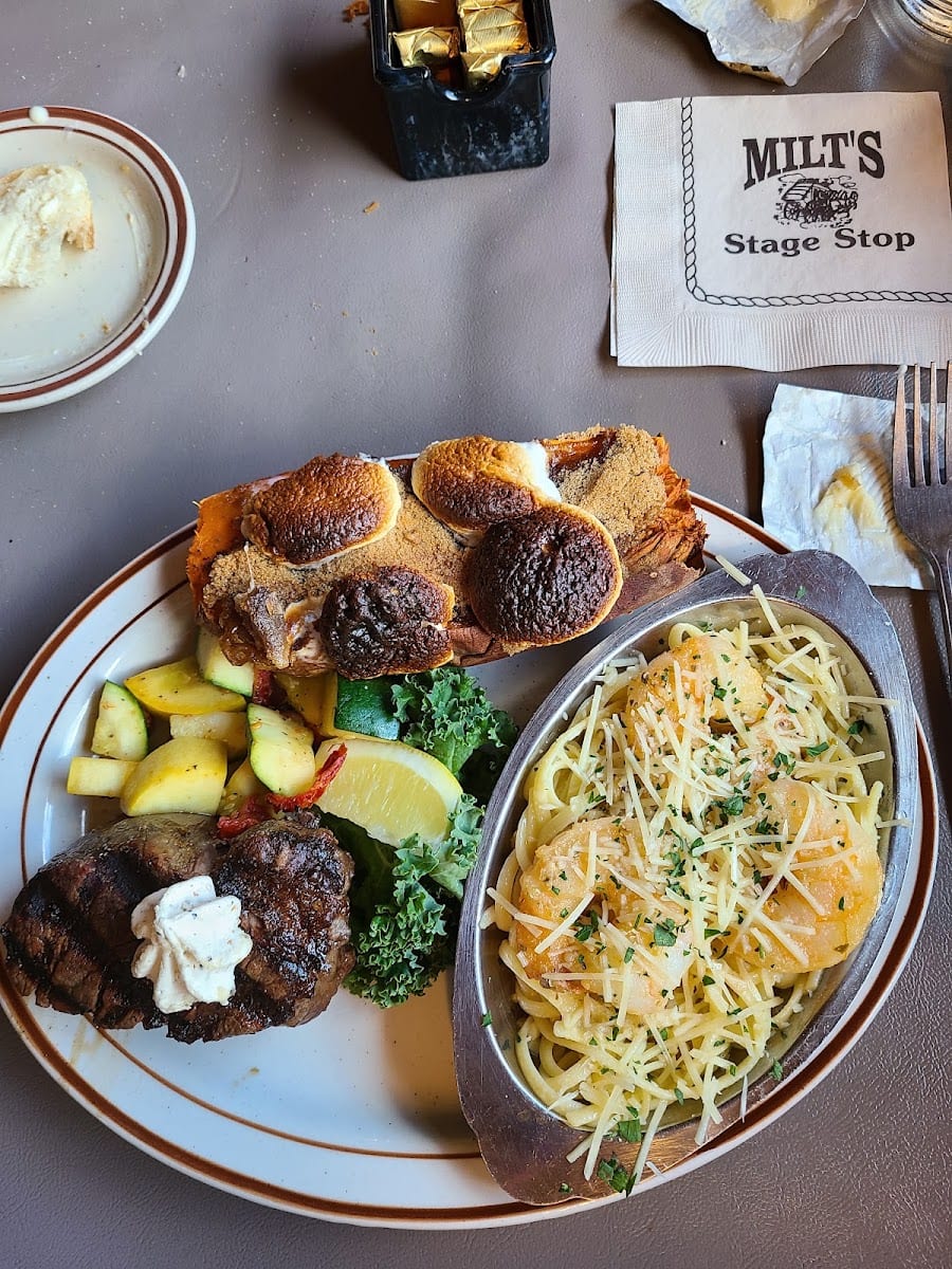 Rusty's Ranch House, photo 3