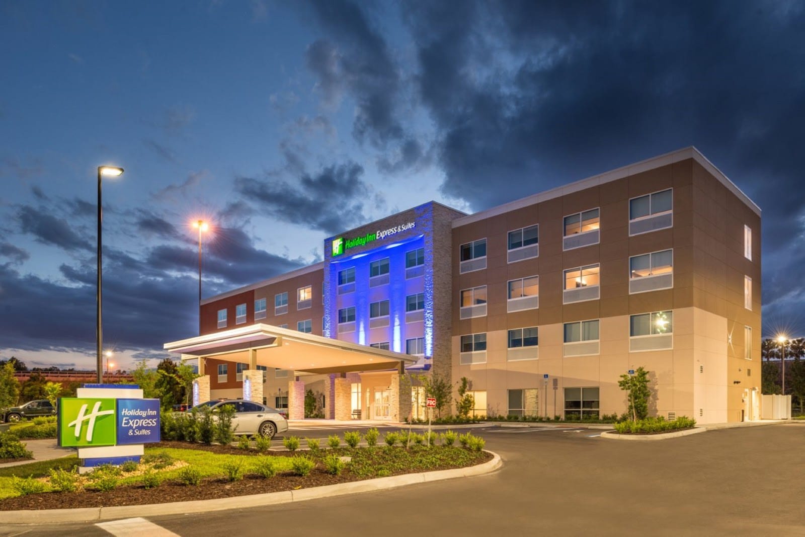 Holiday Inn Express & Suites Tampa-I-75 @ Bruce B. Downs by IHG, photo 2