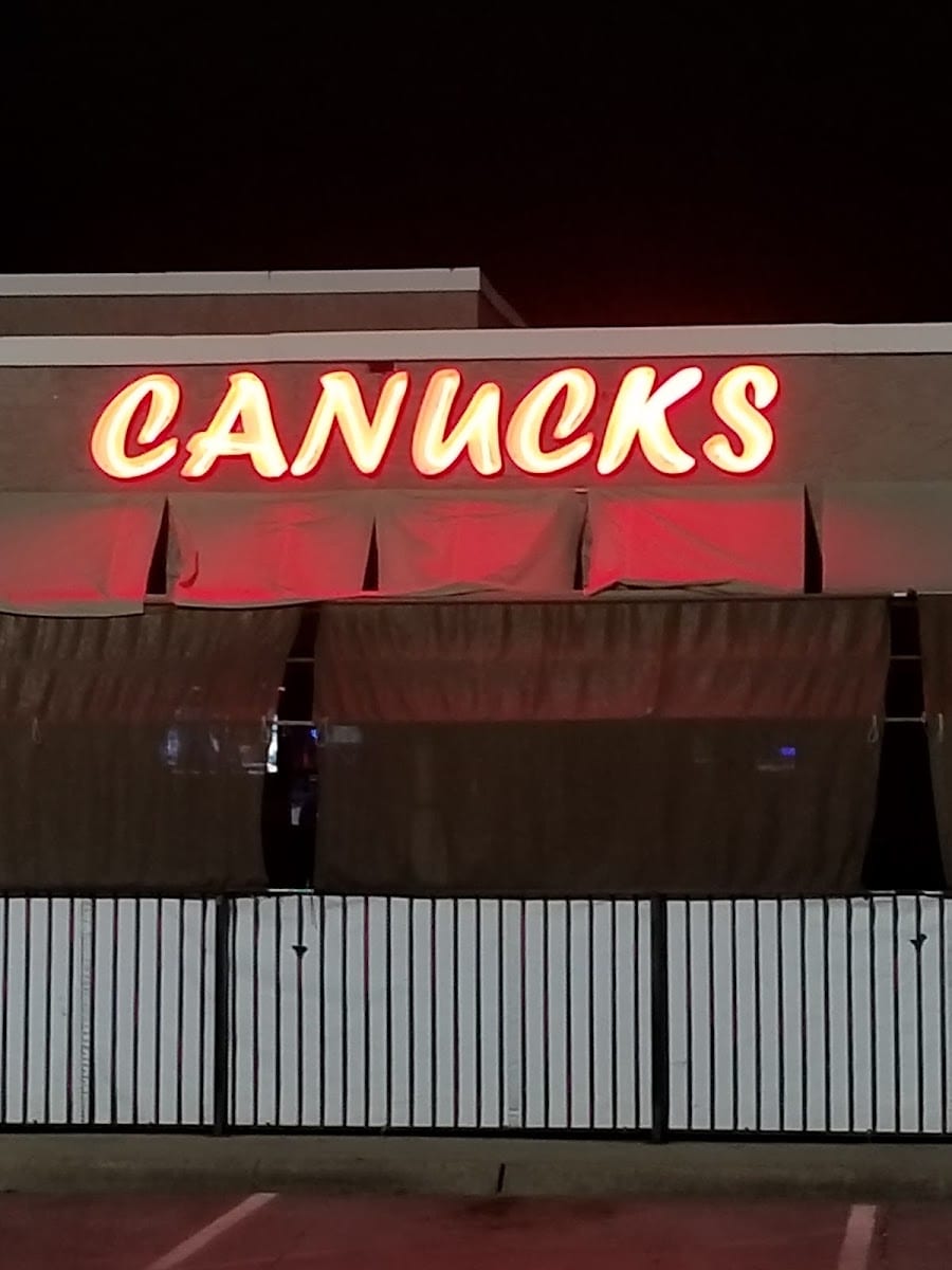 Canucks Bar and Grill, photo 2