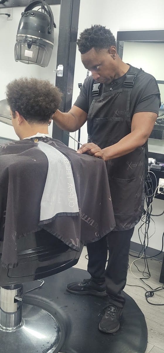 LOREN THE BARBER