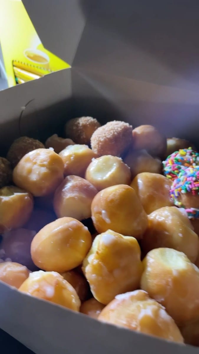 Mag's Donuts, photo 2