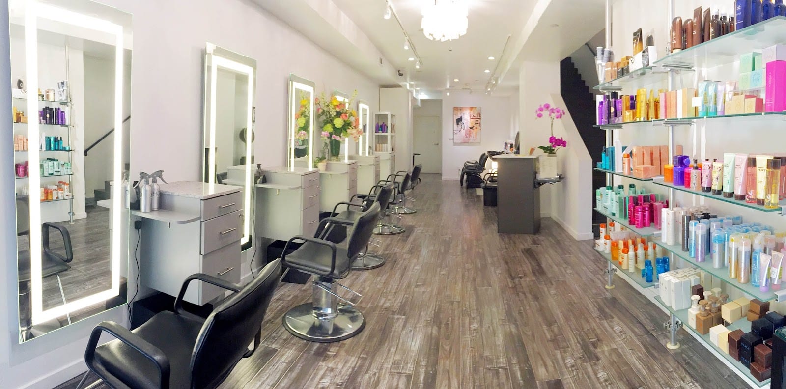 Salon Nine, photo 2
