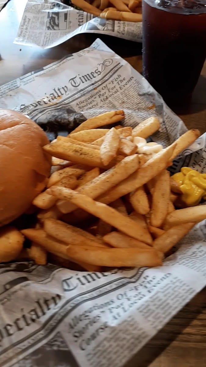 Woodland - Burgers & Wings | Keystone Heights, photo 3