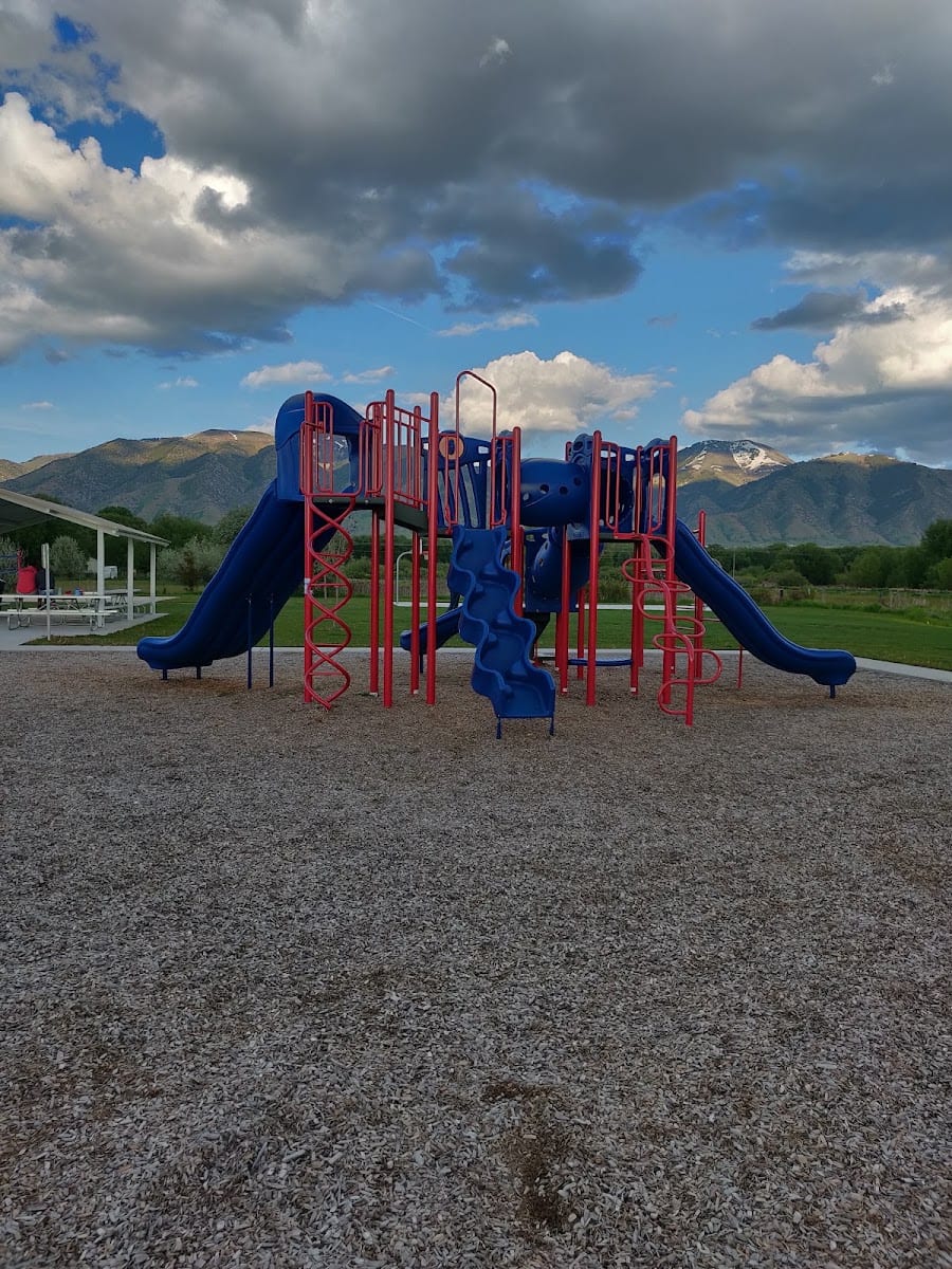 Willard R. Dahle Memorial Park, photo 3