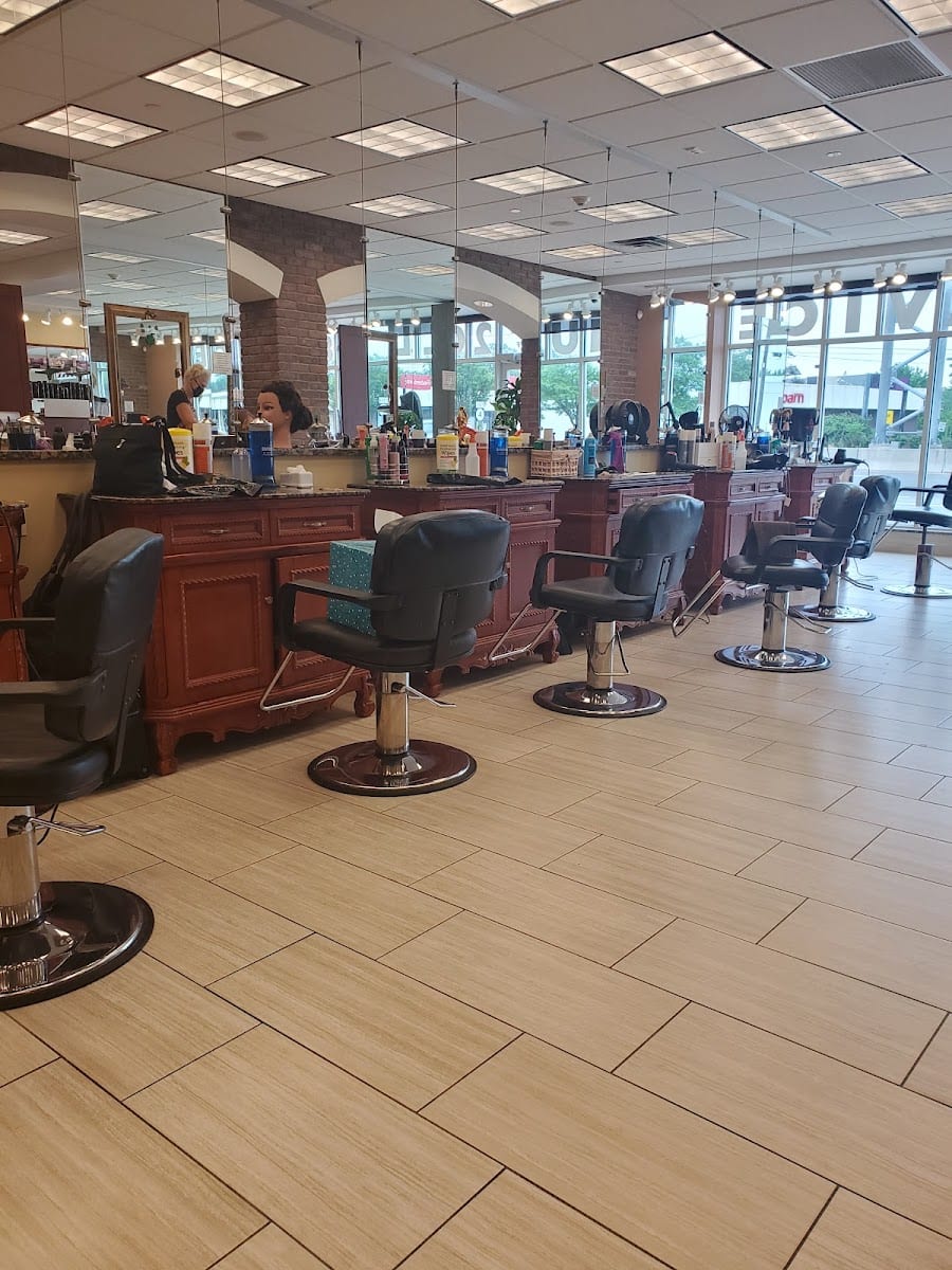 Plaza Salon, photo 4
