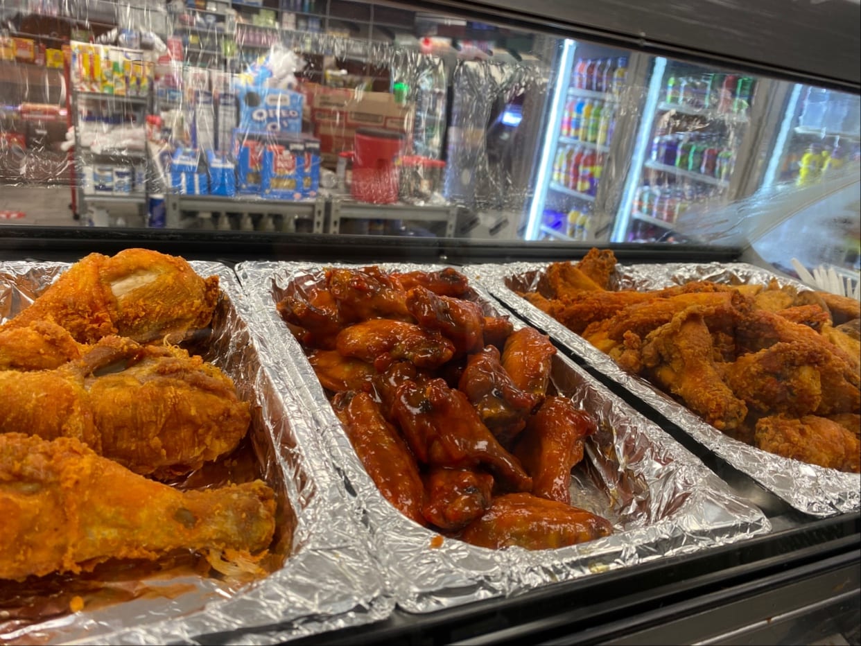 585TAKEOVER DELI, photo 3