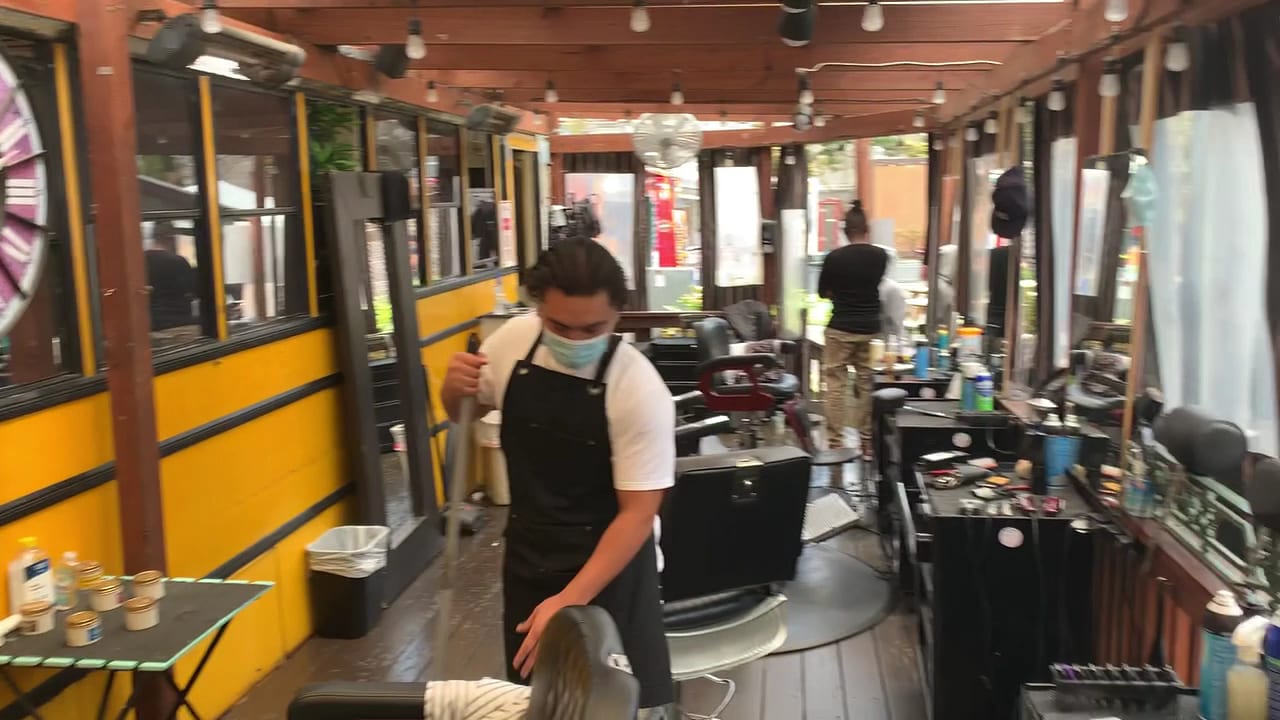 The Bus Stop Barbershop, photo 3