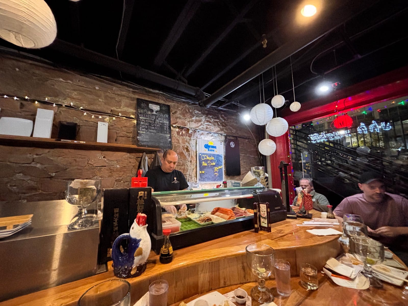 O'Shucks Bar & Grill Ahh Sushi, photo 2