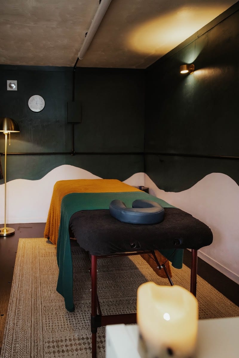 Embers Massage, photo 2