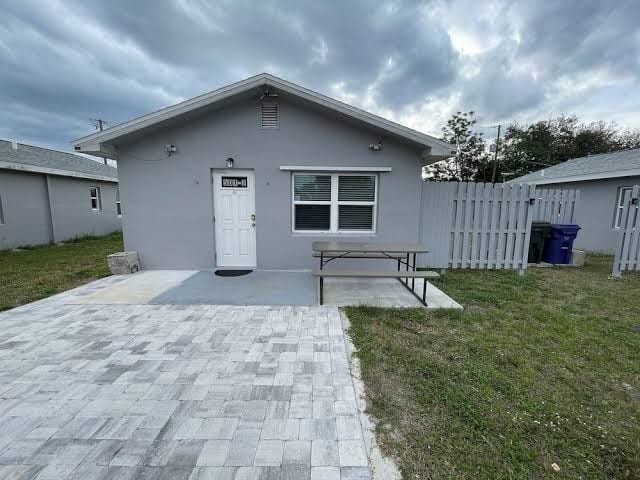 North Port Garden Home: Florida Room, Lanai!