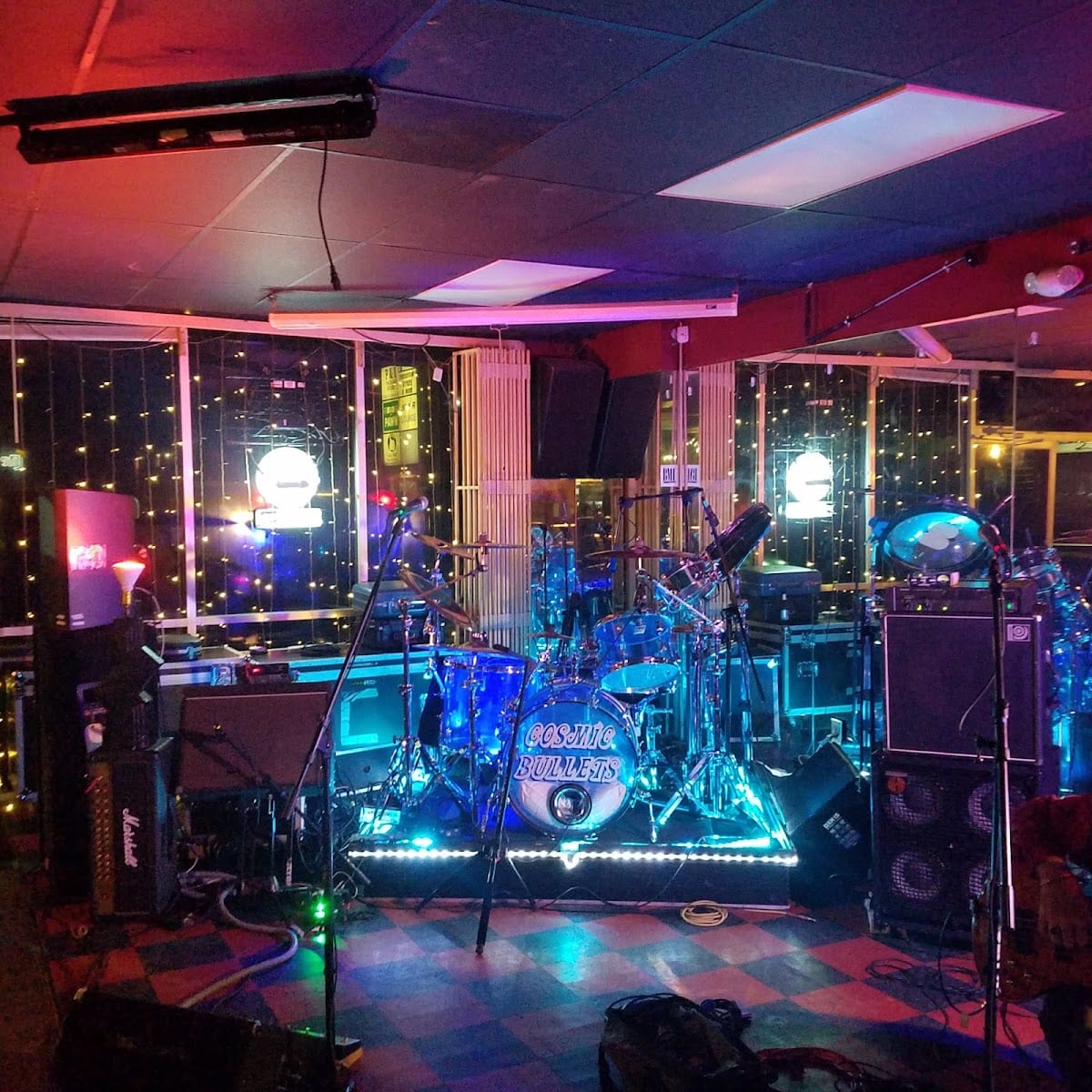 M&R Lounge