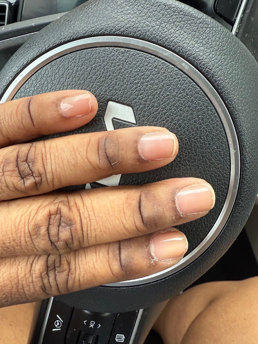 Deluxe Nails