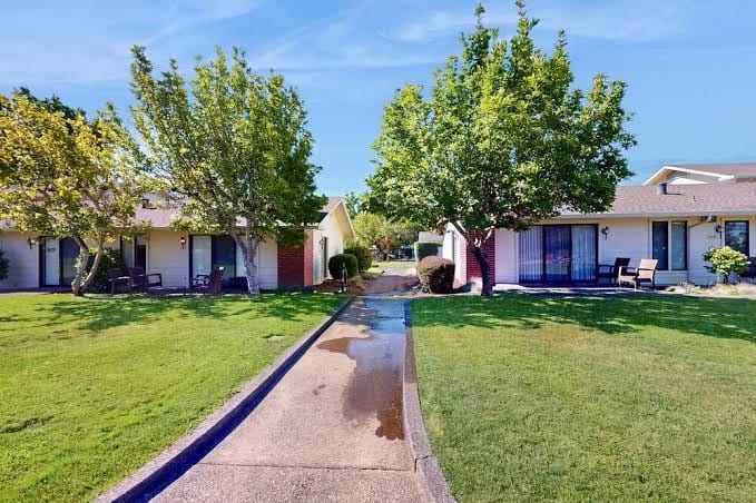 Napa Silverado studio overlooking the golf course, with pool
