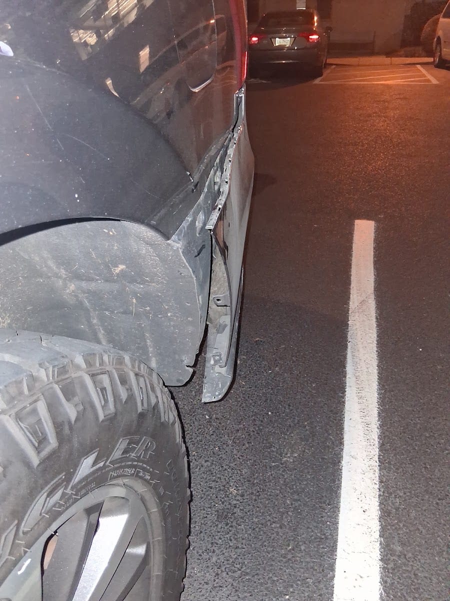 Caliber Collision, photo 2