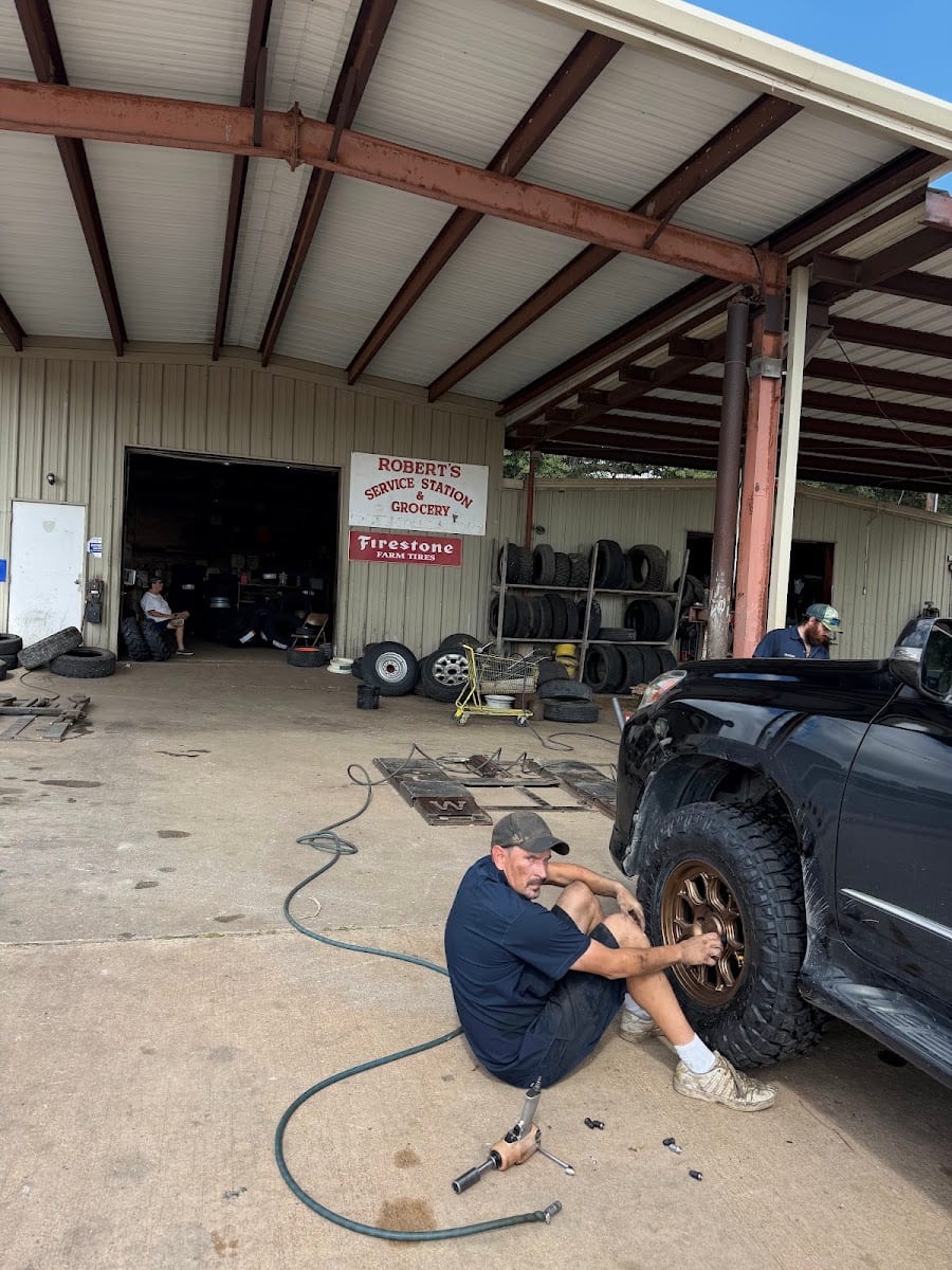 Robert’s Service Station