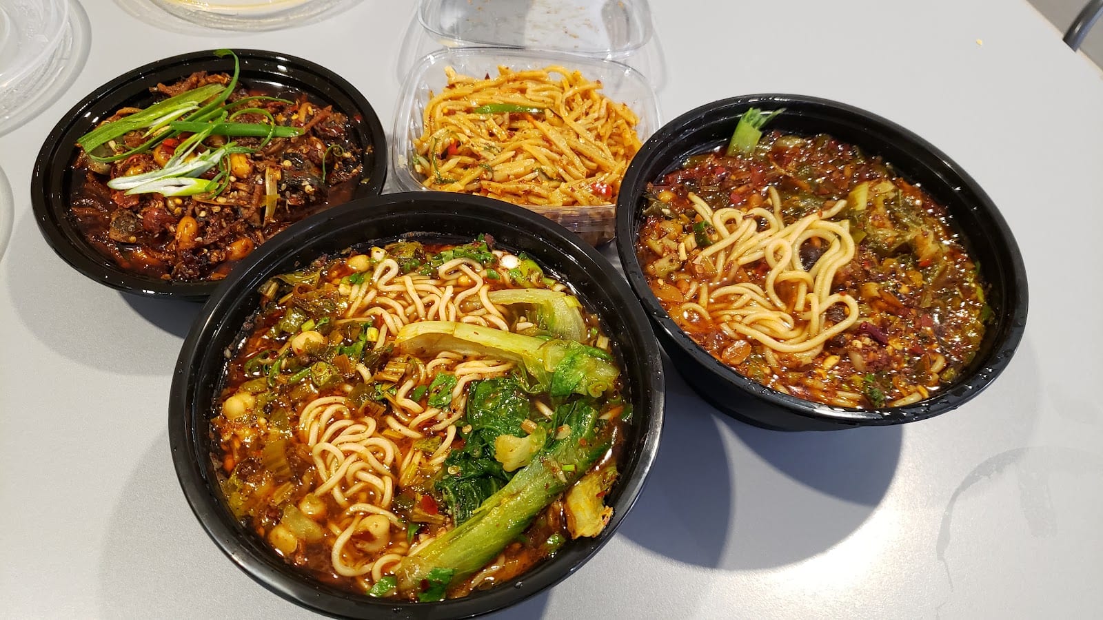 申氏成都 特色米线｜小面｜盖饭 Ms.Shen Sichuan Noodle house