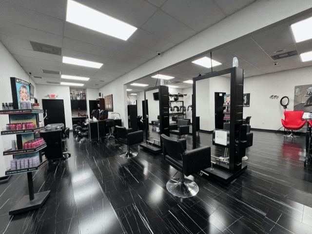 D'Vina's Salon & Spa, photo 2