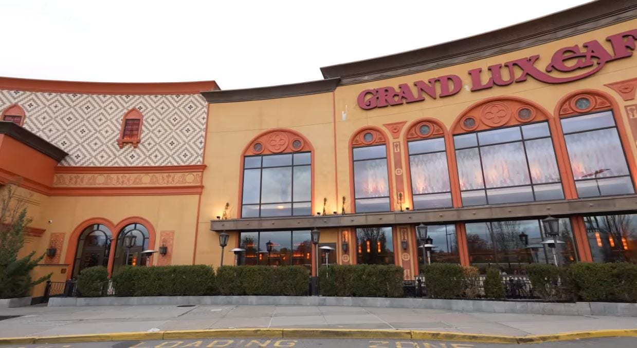 Grand Lux Cafe, photo 2