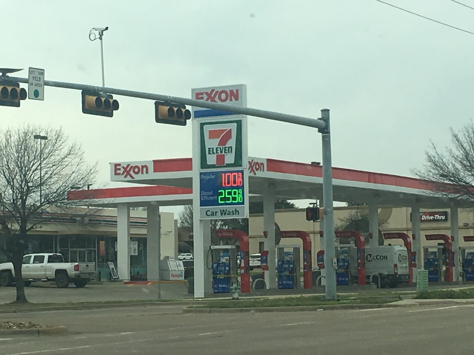 Exxon, photo 2