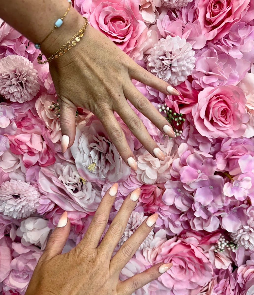 V Nail and Beauty - Nail Salon Tampa FL