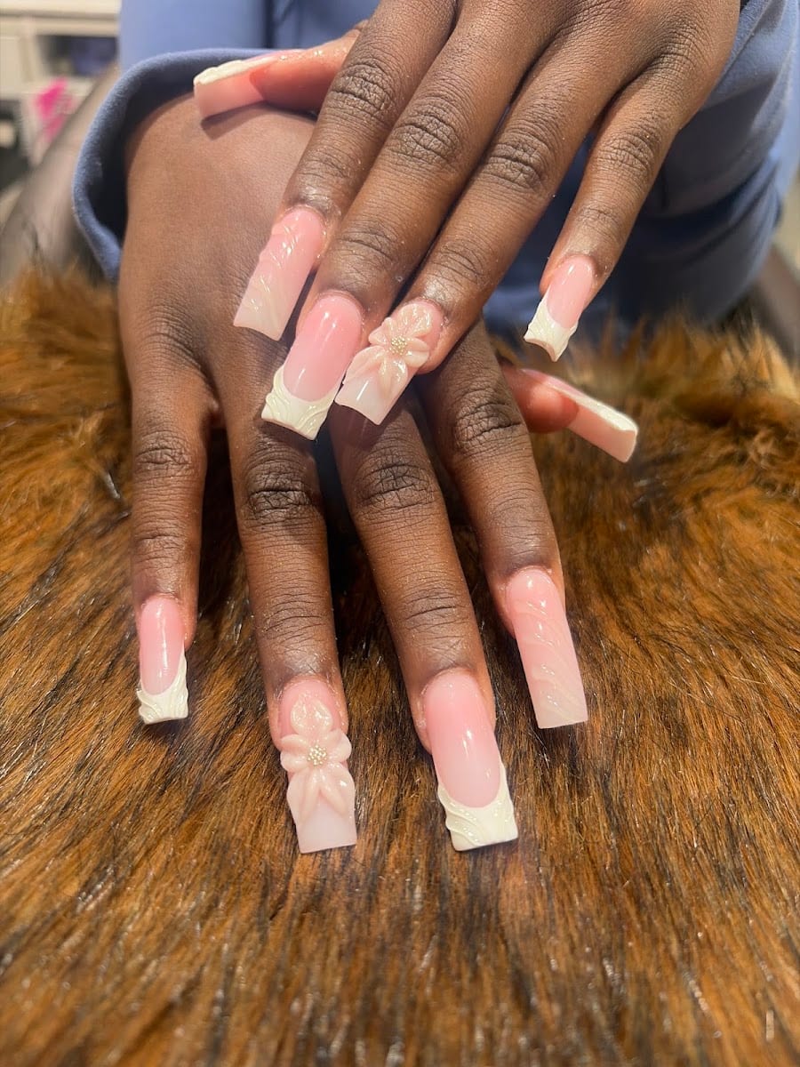 Q NAILS