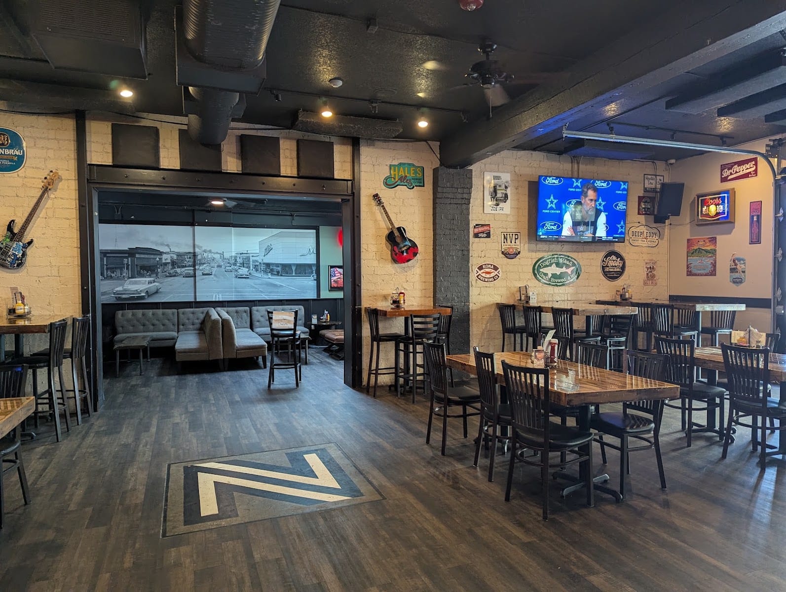 Nicole's Bar
