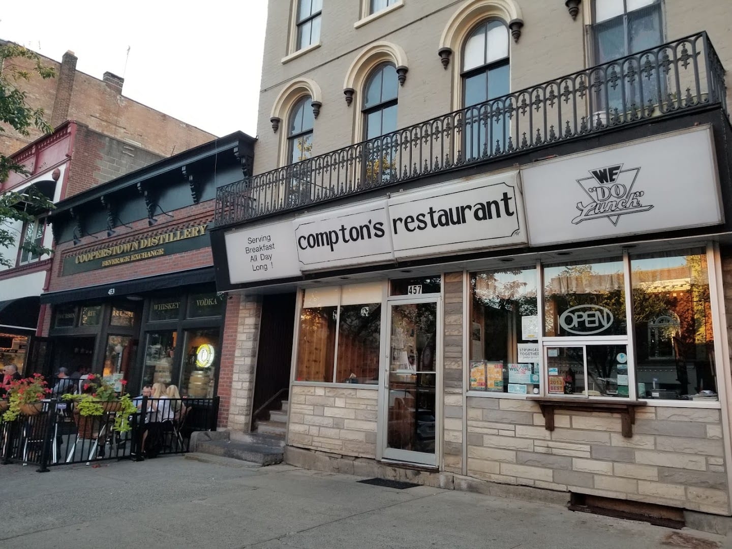 Compton's Restaurant